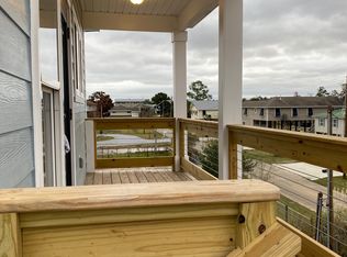 220 Tarpon Dr, Bay Saint Louis, MS 39520