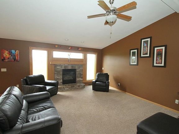 5th image of 1127 Edgeview Dr