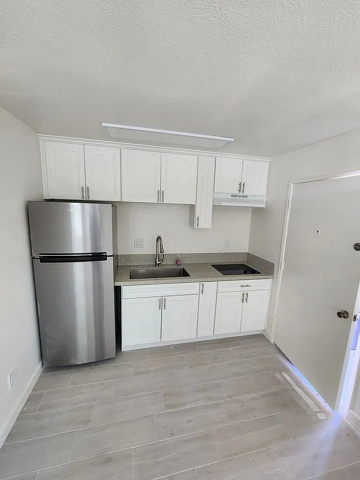 Studio, 1.0 bath, $1,690 — Photo 4