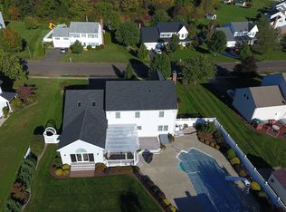 6 Coventry Ct, Wallingford, CT 06492