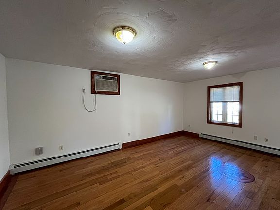 5th image of 25 Greenman Ave #1