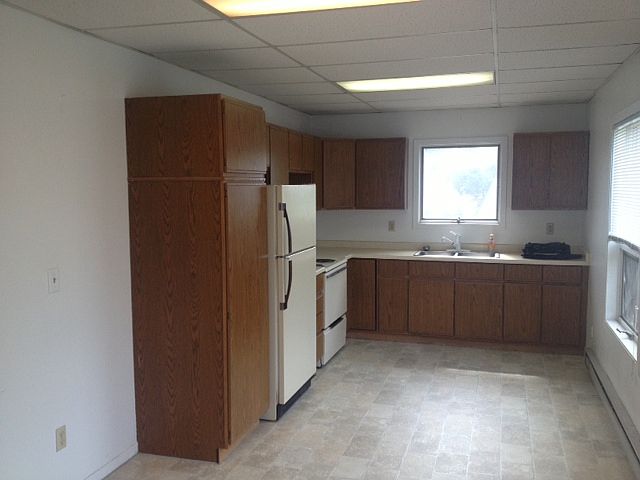Spacious kitchen/dining.