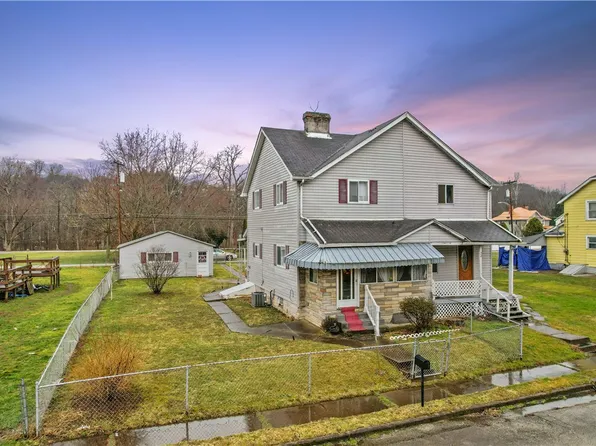725 Riverside Dr, La Belle, PA 15450