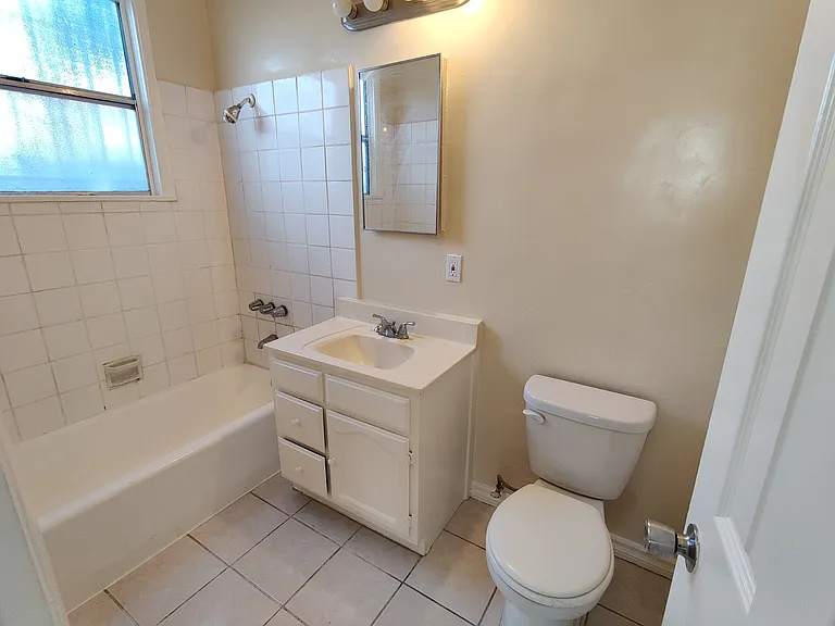 9310 Holmes Ave #3/4 — Photo 10