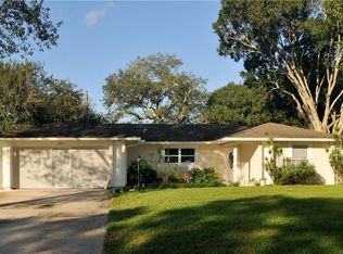 1633 Quaker Ln, Sebastian, FL 32958