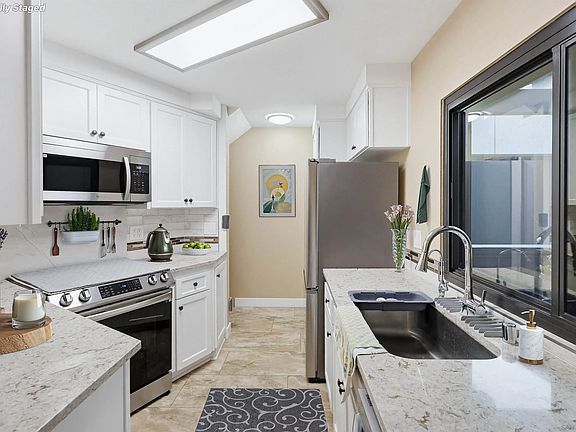4th image of 3910 Voltaire St