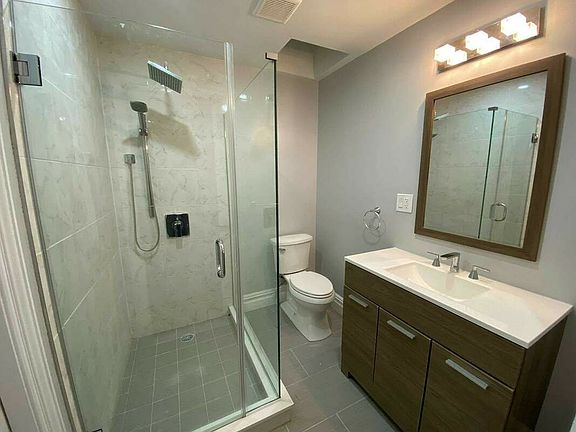 3rd image of 167 Hull St Floor 2