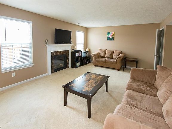 5th image of 2673 Day Lily Ln