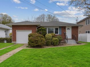 27 Russell Ave, Bethpage, NY 11714
