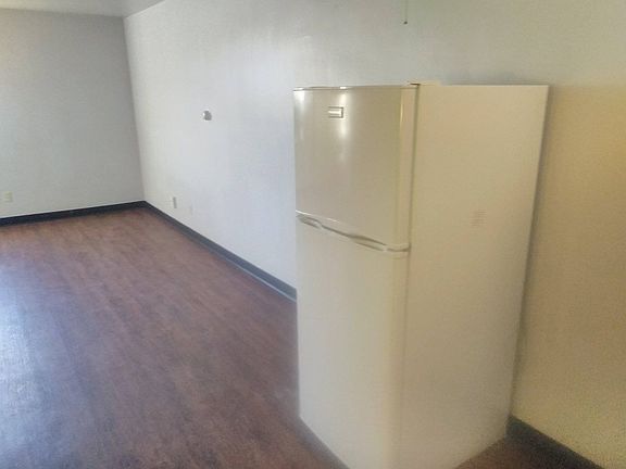 2nd image of 1105 2nd Ave APT 5