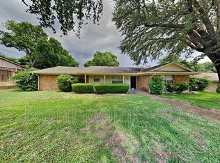 1105 Cedar Ridge Dr, Desoto, TX 75115
