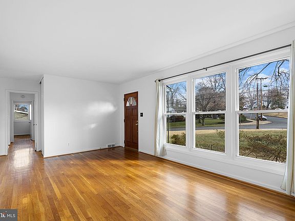 4th image of 5814 La Vista Dr