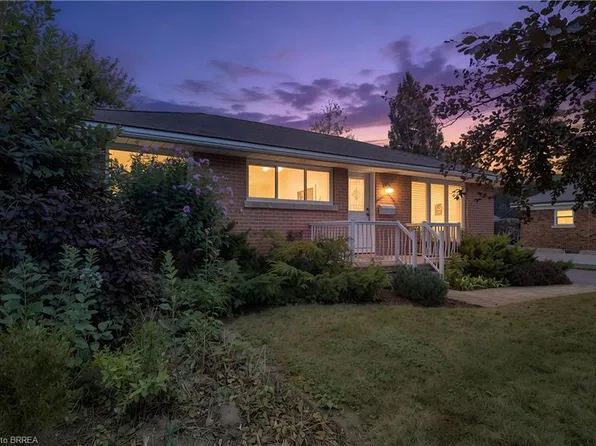 25 Wayne Dr, Brantford, ON N3R 2Y6