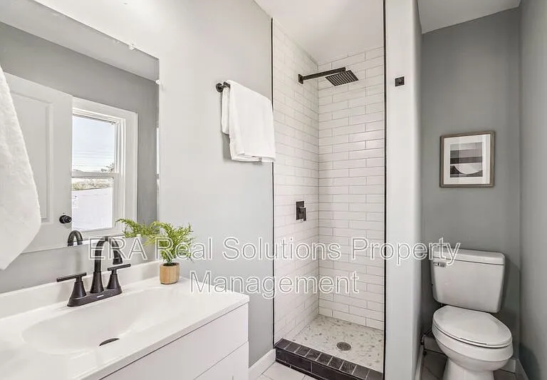 105 Rodgers Ave — Photo 35