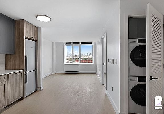 3rd image of 3620 Steinway St APT 634