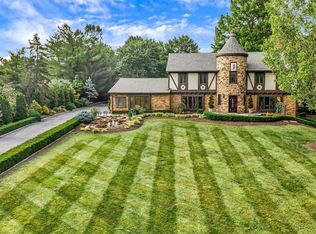22 Sackston Woods Ln, Saint Louis, MO 63141