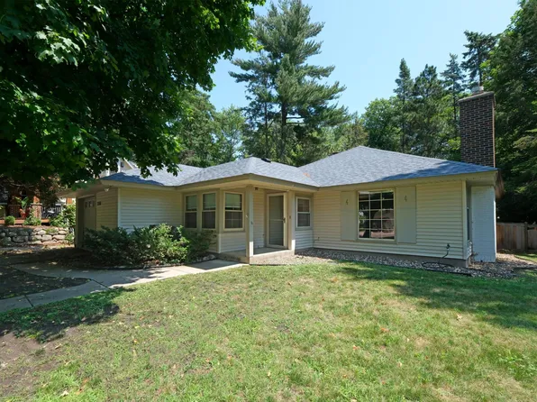 330 Central Ave S, Wayzata, MN 55391