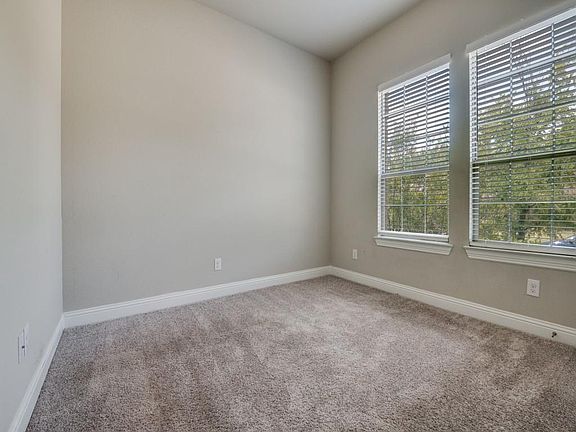 4th image of 4113 Angelina Dr