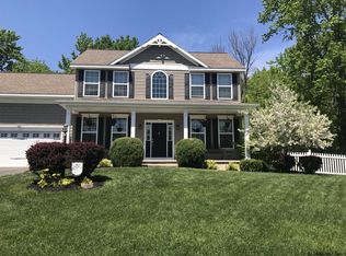 17 Drummer Dr, Mechanicville, NY 12118