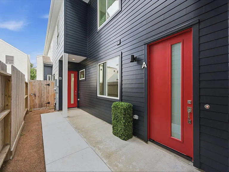 1512 Barbee St #B — Photo 4
