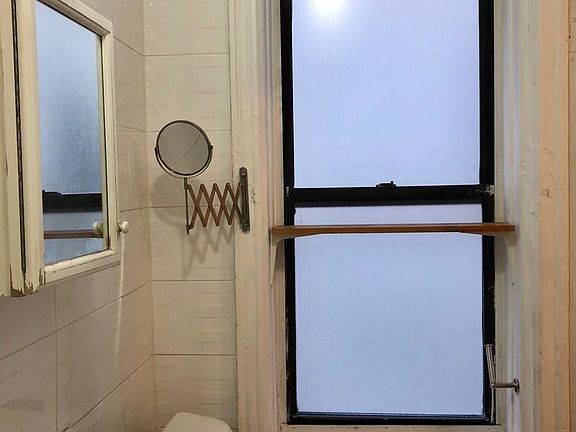 3rd image of 1054 Bergen St APT 4B