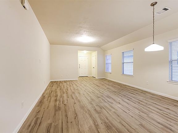 2nd image of 5434 Plantation Forest Dr