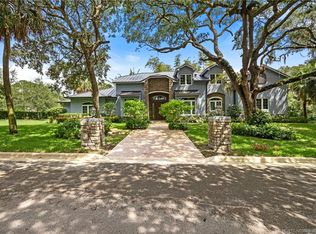 2 Summer Ln, Sewalls Point, FL 34996