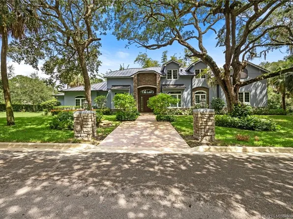 2 Summer Ln, Sewalls Point, FL 34996