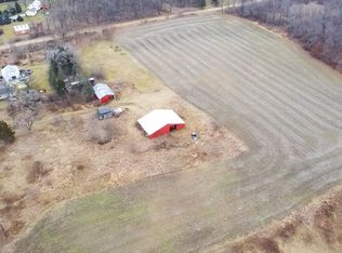 7033 Hartland Rd, Fenton, MI 48430