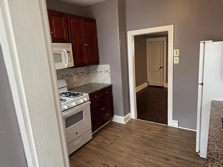 885 Granite St — Photo 6