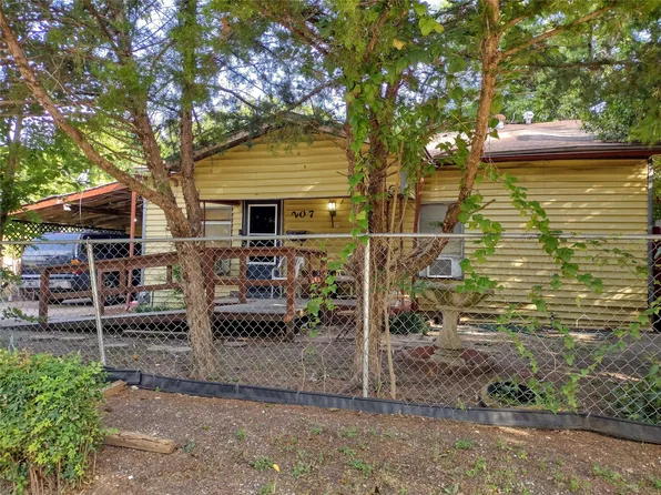205-207 Thompson St, Waxahachie, TX 75165