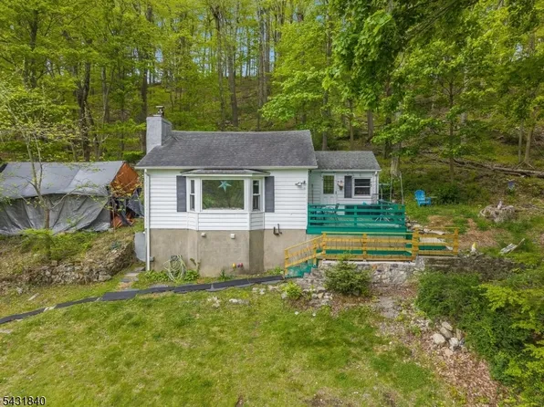32 Hoffmans Crossing Rd, Califon, NJ