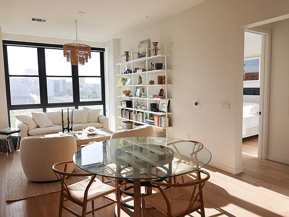 3rd image of 800 Embassy Dr Unit 322