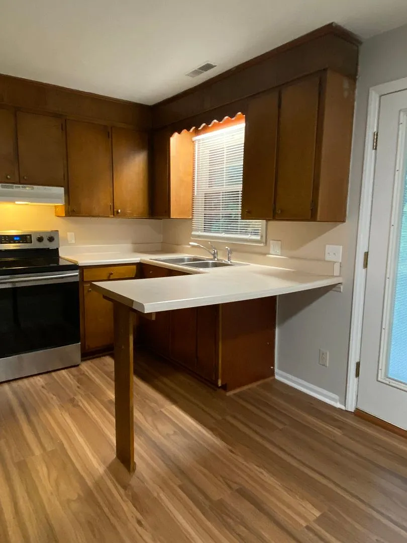 Spacious & Comfortable Two-Story Duplex — Photo 2