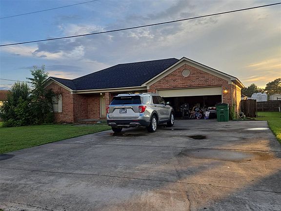2nd image of 912 April Ln