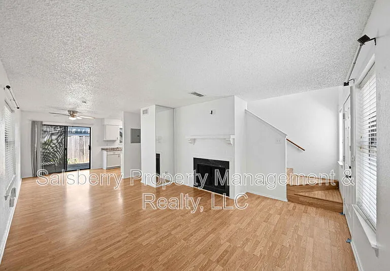 634 Ridgeline Dr — Photo 1