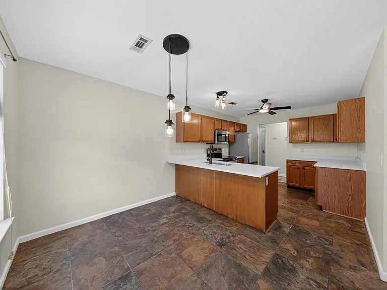 903 Tyra Ln — Photo 11