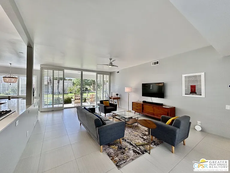 306 Desert Lakes Dr — Photo 5