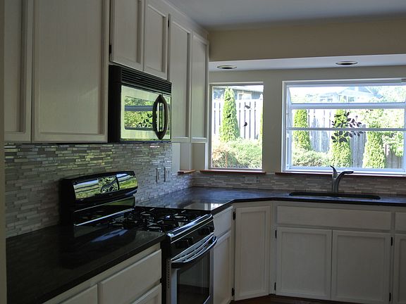 4th image of 4127 SE Dover Ct