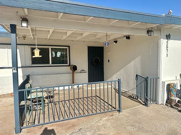 3rd image of 2571 S Walnut Ave