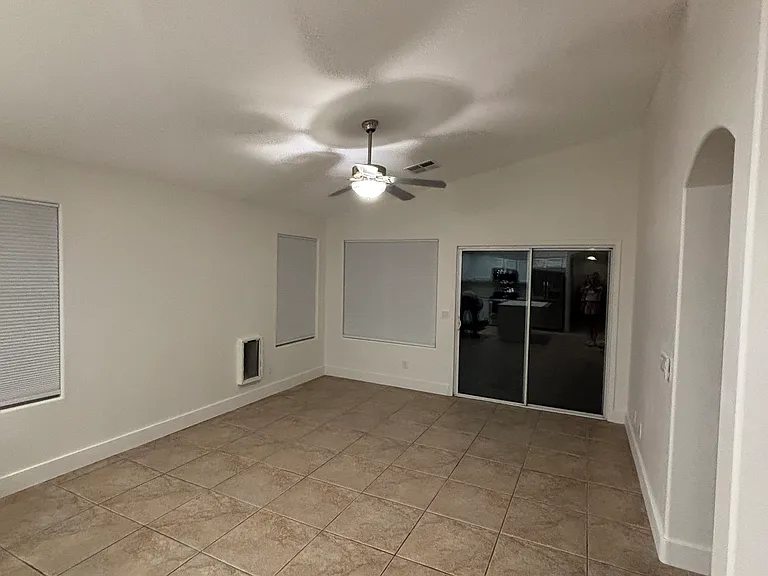 Kitchen/Family room