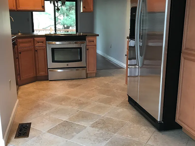 1130 Valleyview Dr — Photo 10