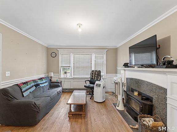 5th image of 34 Shelter Hill Avenue