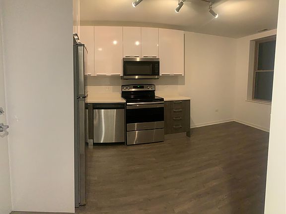 4th image of 940 W Winona St #675c4aq6p