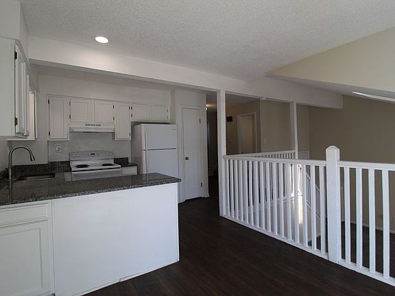 5th image of 108 N Saxony Dr