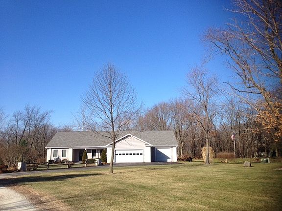 2nd image of 3416 Applewood Pl