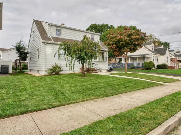 106 E Cherry St, Carteret, NJ 07008