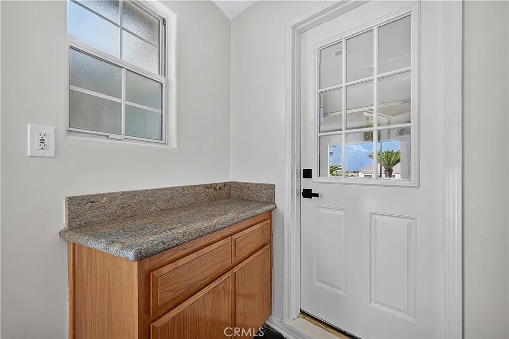1 bed, 400 sqft, $1,950 — Photo 2