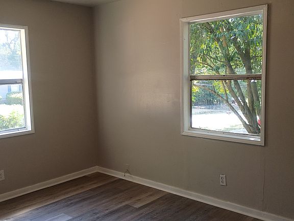 5th image of 2465 Thrasher Ave