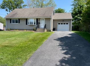 96 Carlson Pkwy, Cedar Grove, NJ 07009